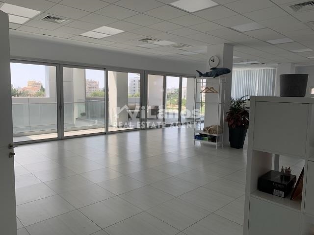 (用于出售) 商业中心 办公室 || Limassol/Agios Athanasios - 809 平方米, 4.050.000€ 