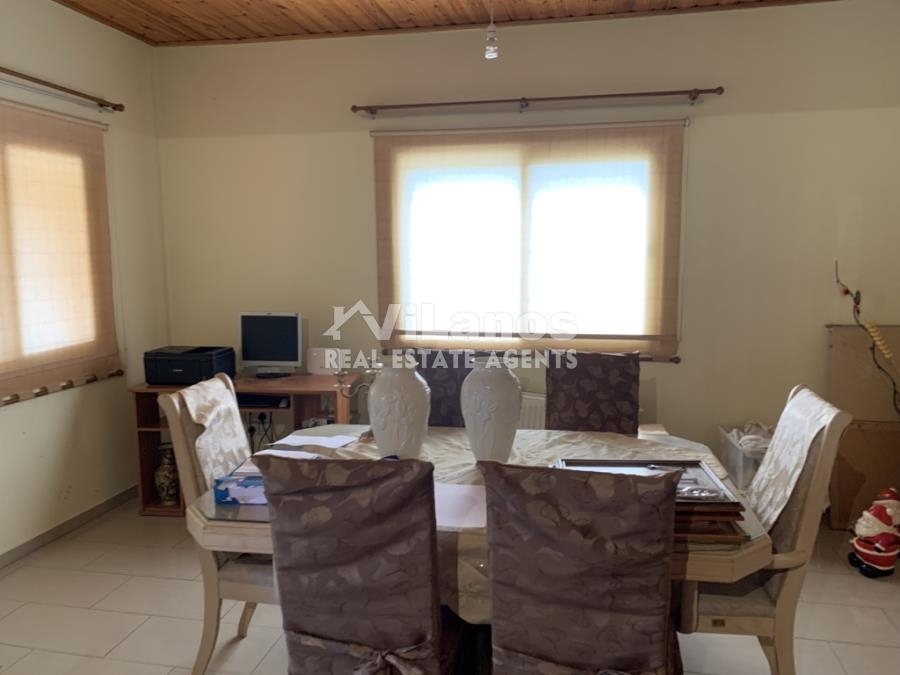 (For Sale) Residential Detached house || Limassol/Limassol - 240 Sq.m, 6 Bedrooms, 450.000€ 