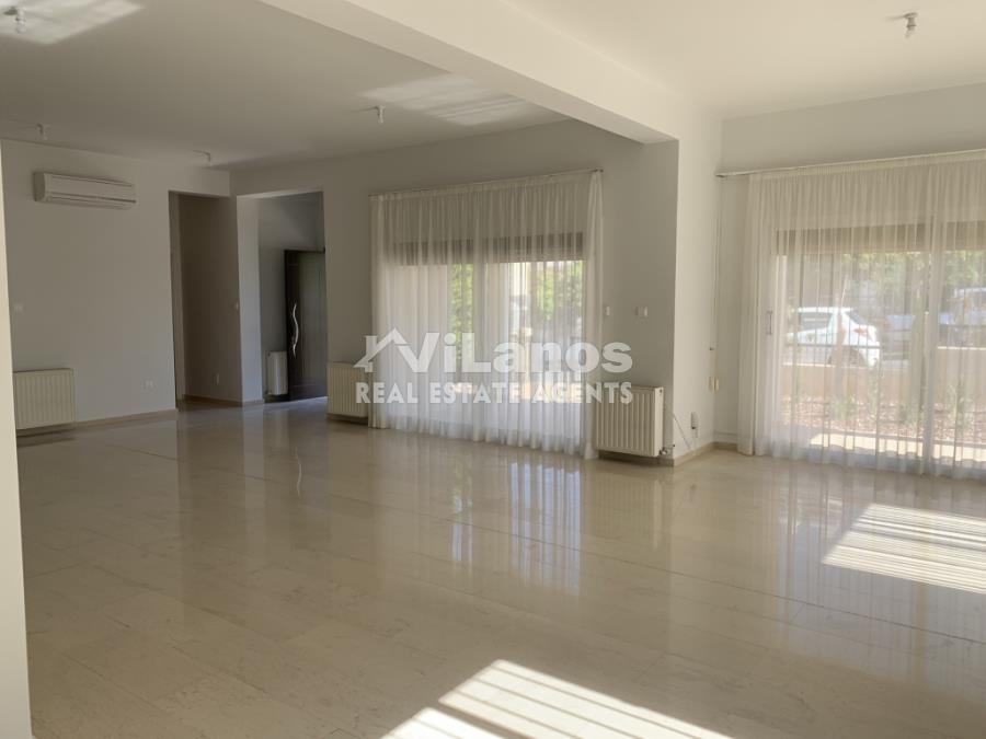(Аренда) Жилая Особняк || Лимассол/Лимассол - 240 кв.м, 3 Спальня/и, 2.300€ 